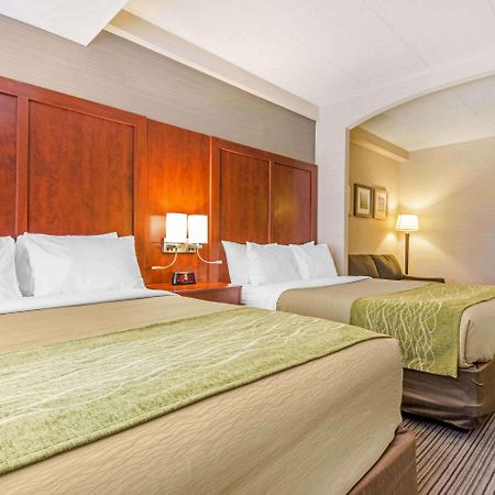Comfort Inn & Suites Колингууд Екстериор снимка