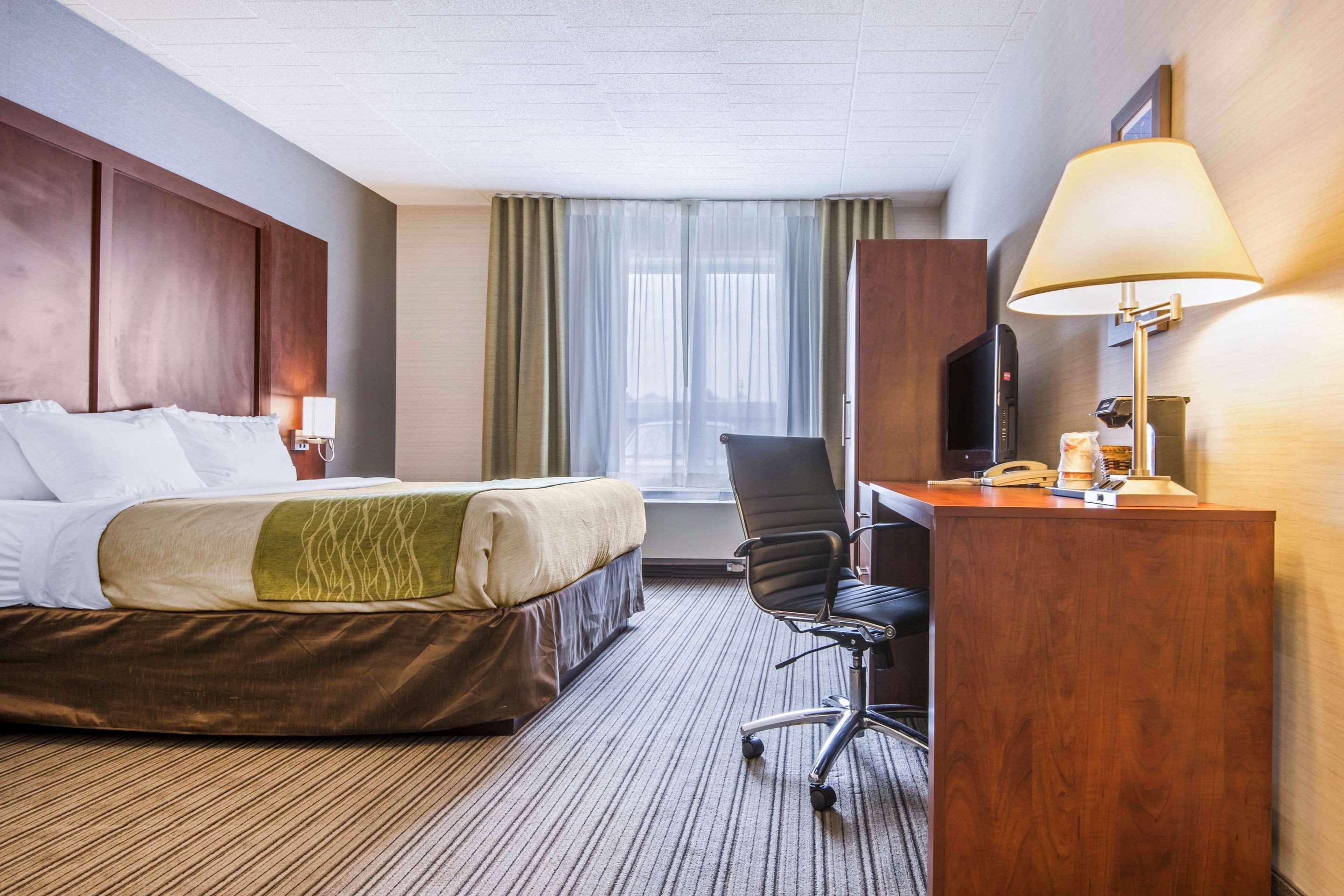 Comfort Inn & Suites Колингууд Екстериор снимка