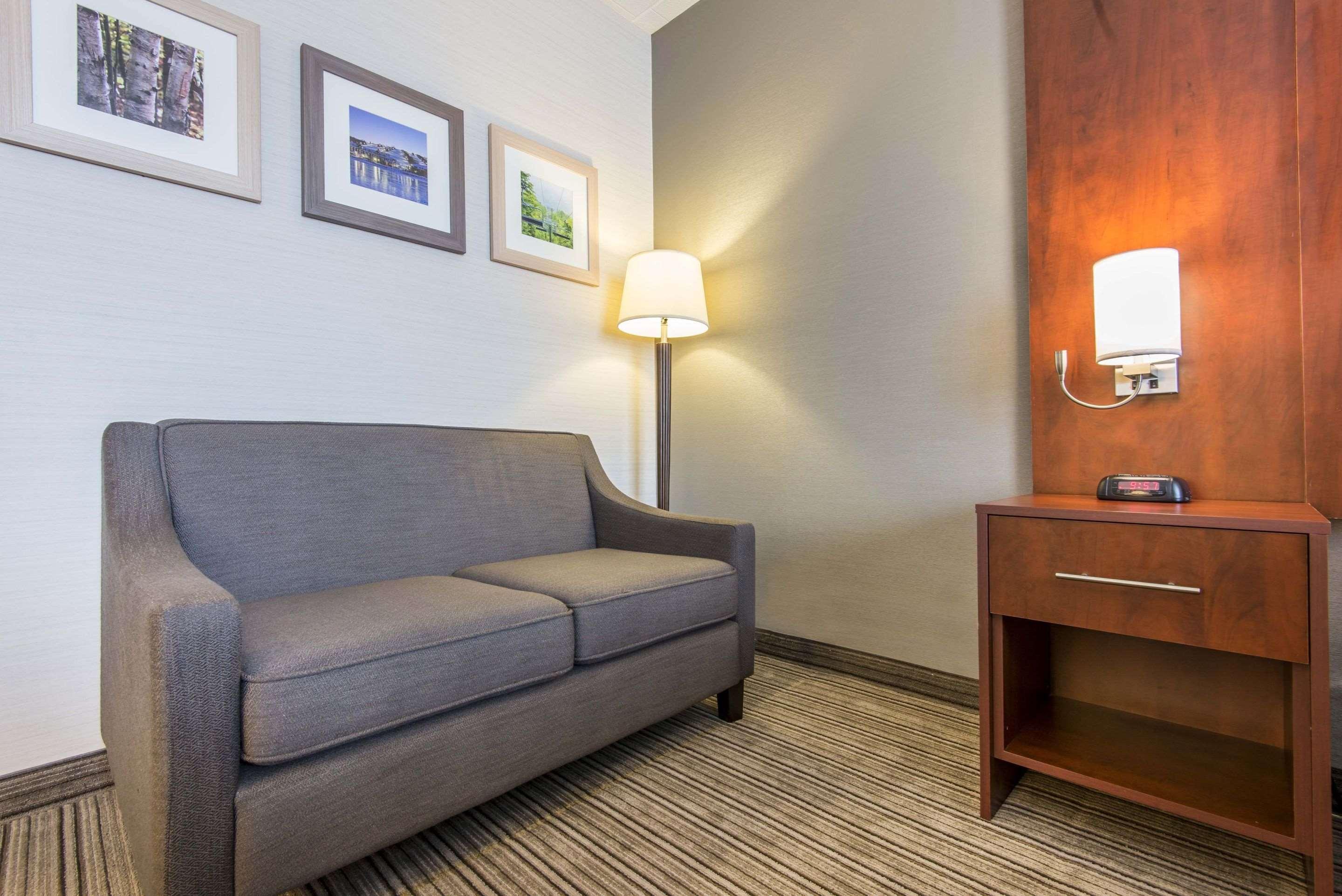 Comfort Inn & Suites Колингууд Екстериор снимка