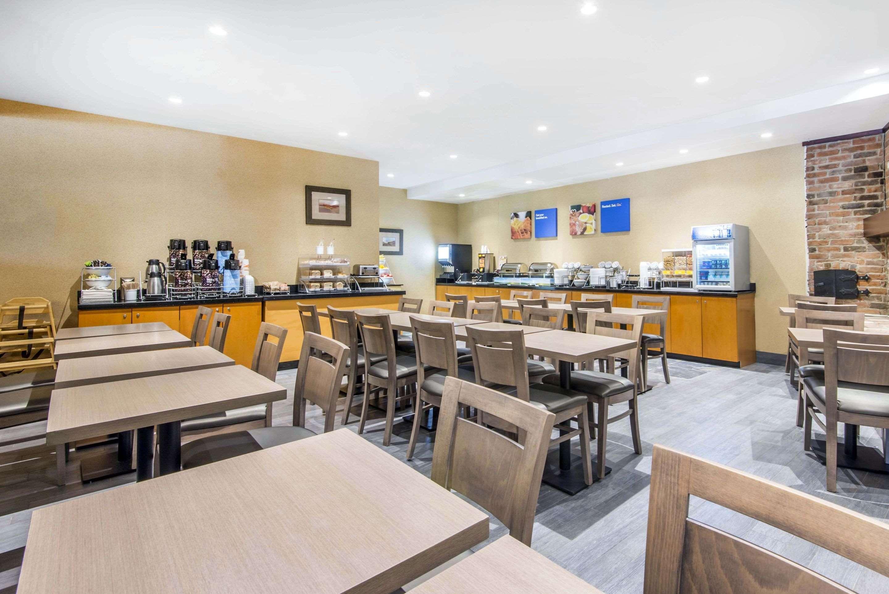 Comfort Inn & Suites Колингууд Екстериор снимка