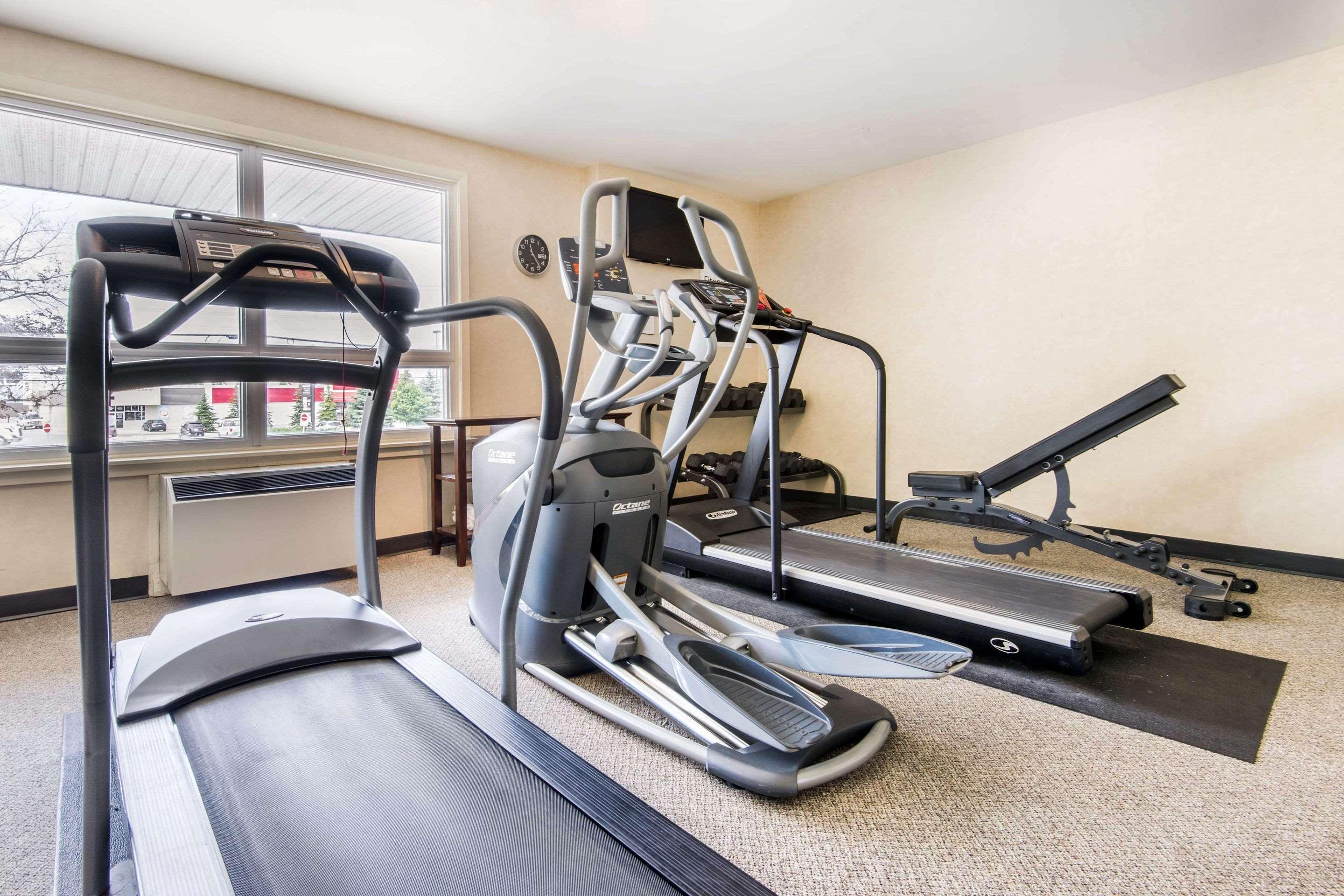 Comfort Inn & Suites Колингууд Екстериор снимка