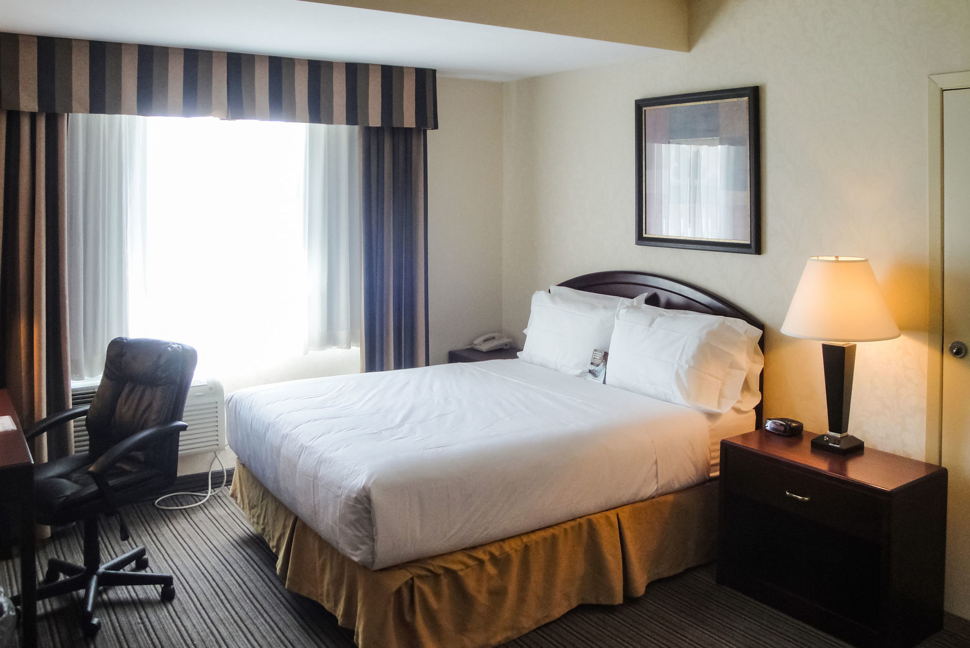 Comfort Inn & Suites Колингууд Стая снимка