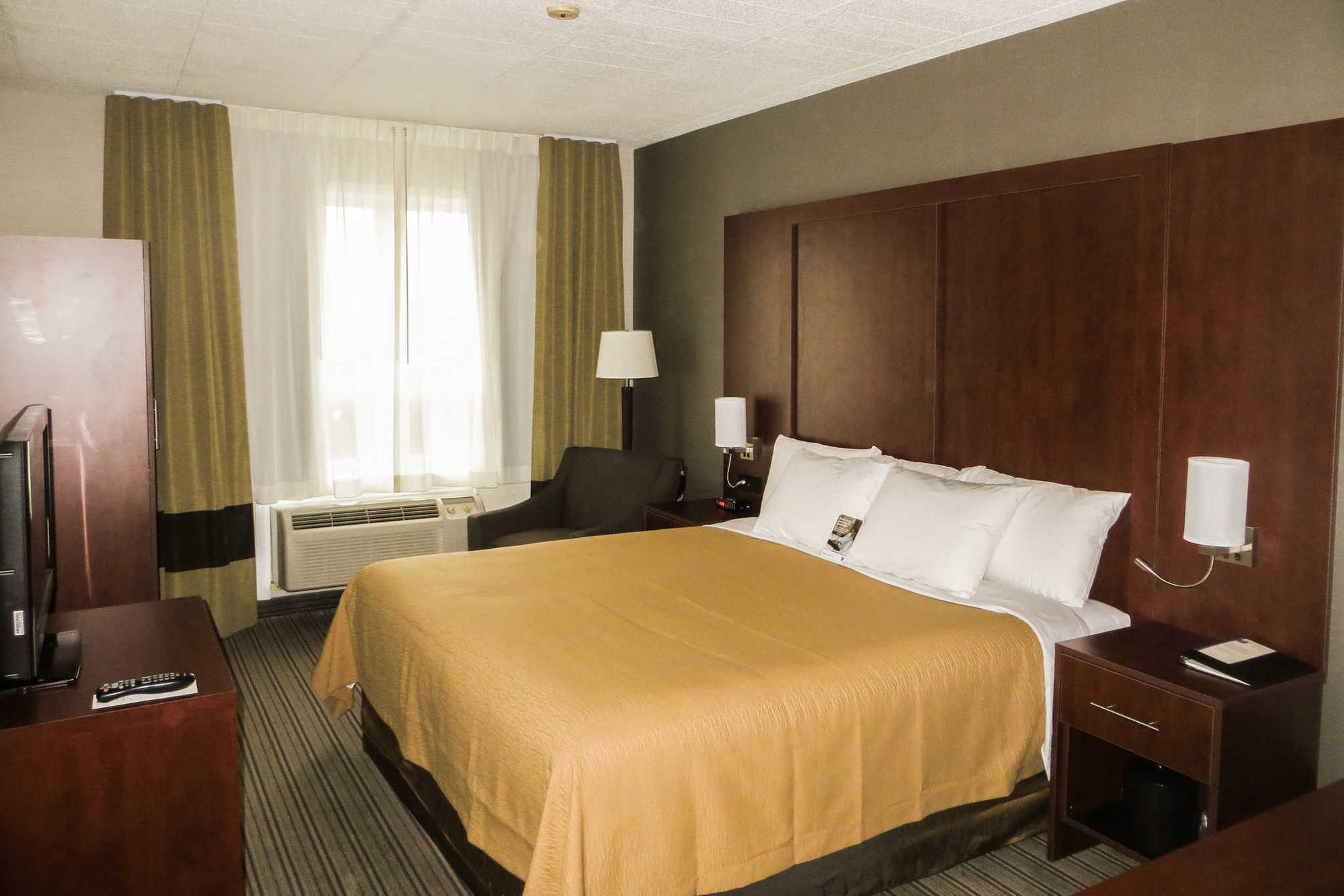 Comfort Inn & Suites Колингууд Стая снимка