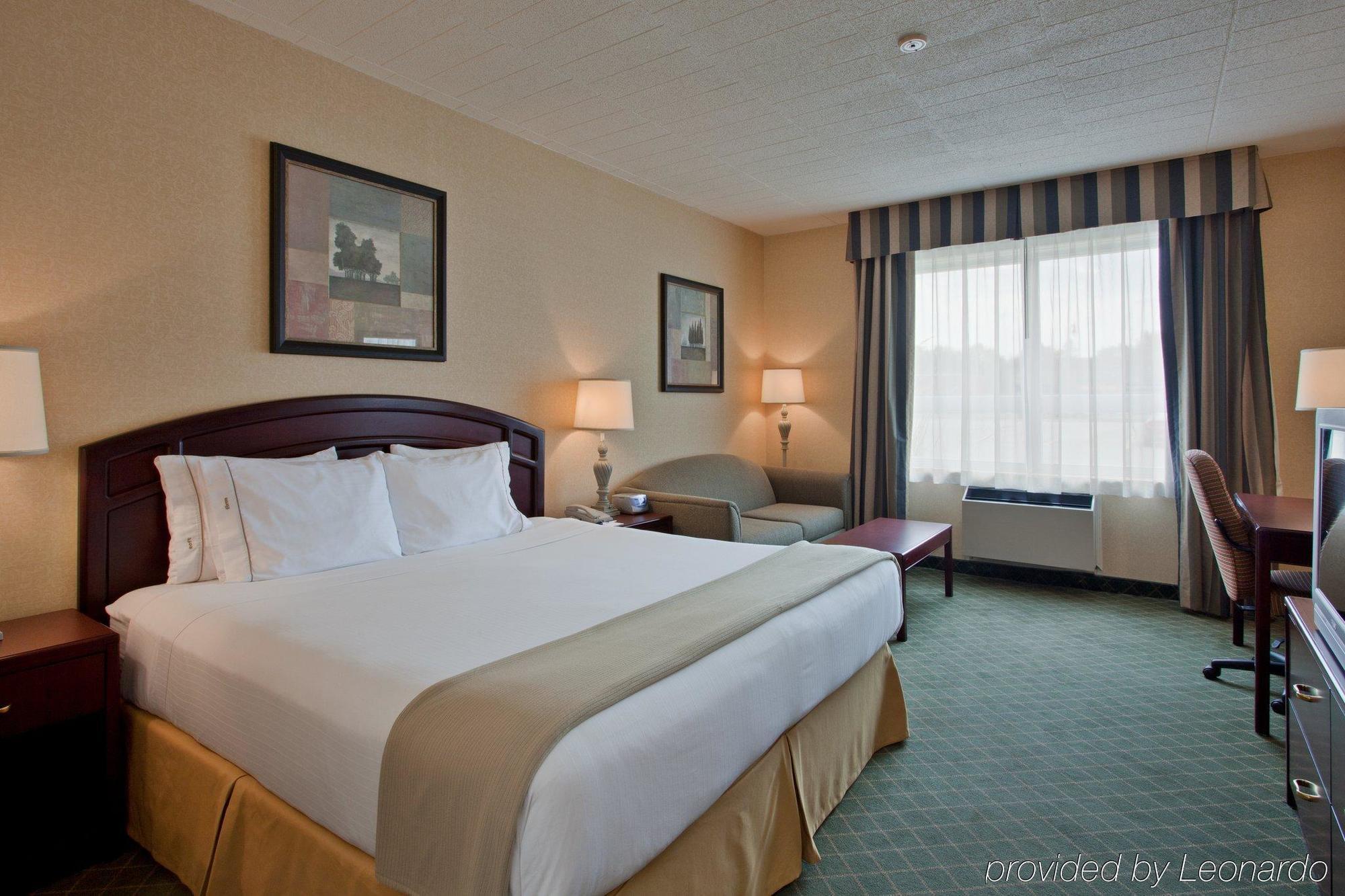 Comfort Inn & Suites Колингууд Екстериор снимка