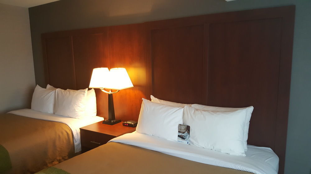 Comfort Inn & Suites Колингууд Екстериор снимка