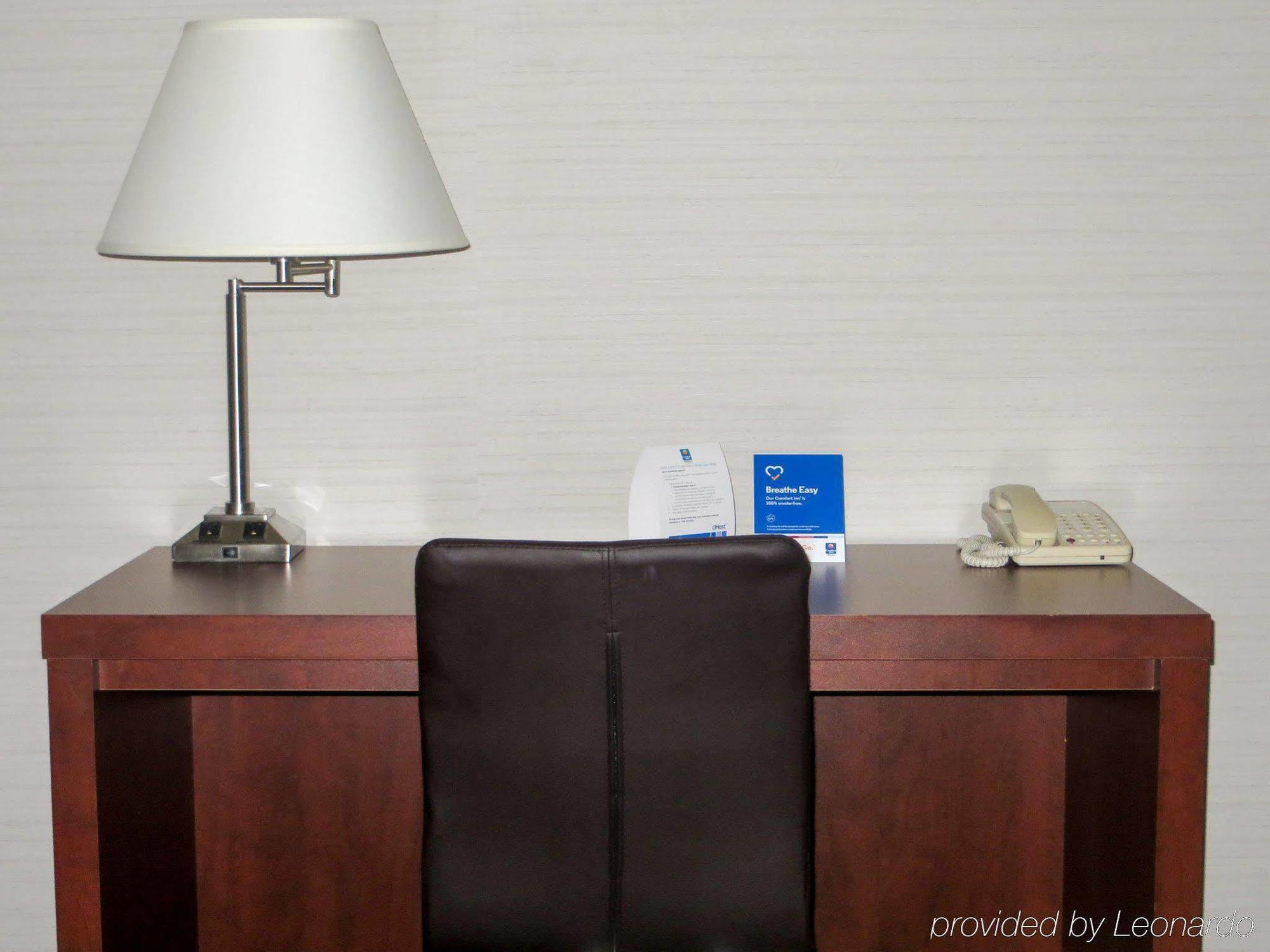 Comfort Inn & Suites Колингууд Екстериор снимка