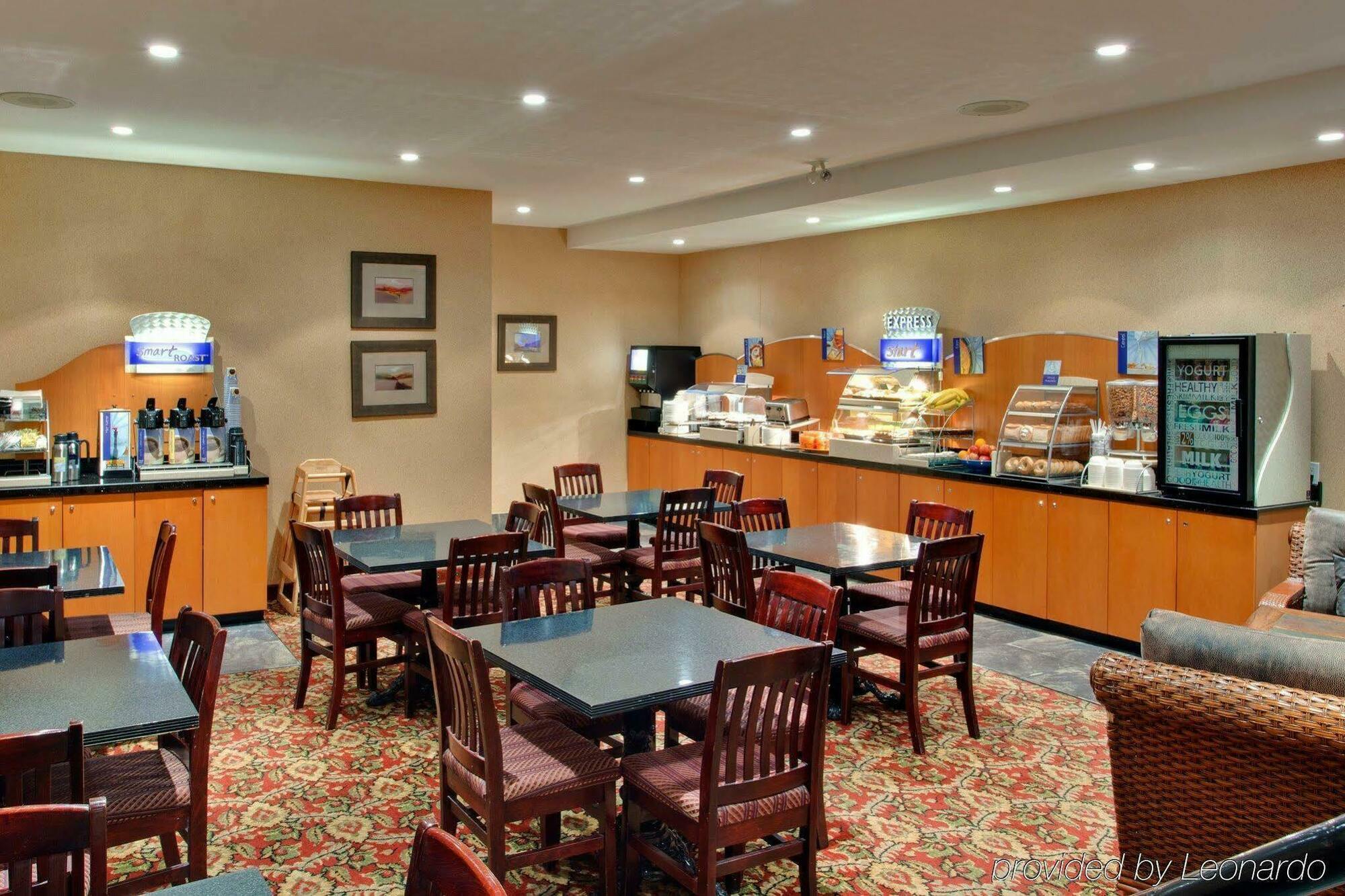 Comfort Inn & Suites Колингууд Екстериор снимка